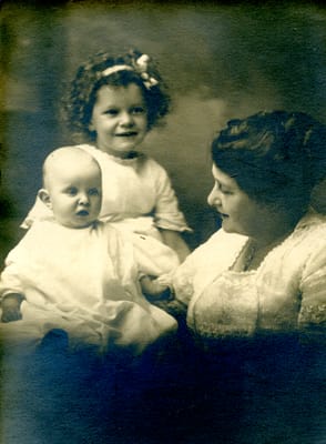 Alma (Gammage) Baker with Ruth and Herb.jpg