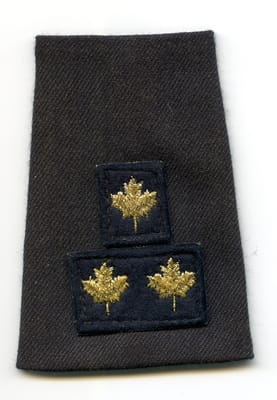 Commodore Epaulet Mimico Cruising Club perhaps.jpg
