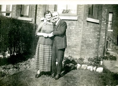 Noel Lewis and mother Edith (Dalby).jpg