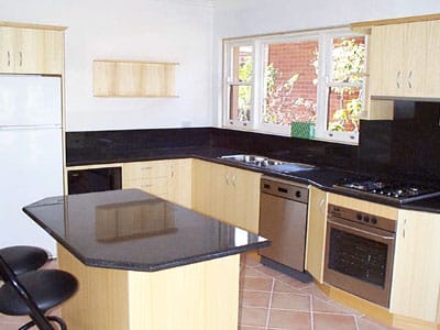 Bkitchen1.jpg