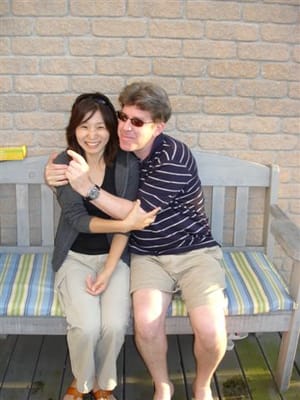 A021 Hiromi and Ian a kiss by Xmas.JPG
