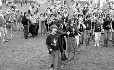 1985_512.jpg