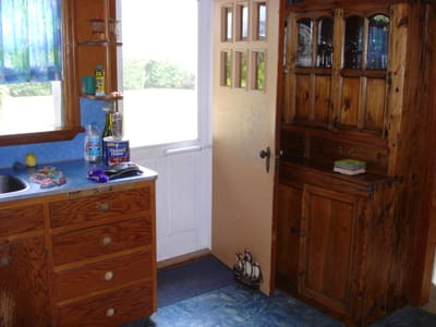 17 Kitchen.JPG