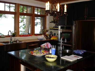 060 Kitchen 2005.JPG