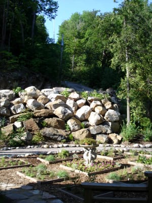 086 Road in and herb garden 2005.JPG