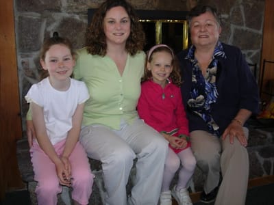037 - Mother's Day 2005.JPG