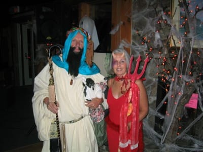 15 Jim & Jackie Hallowe'en 2004.jpg