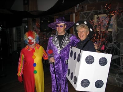 16 Brett & Elaine Hallowe'en 2004.jpg