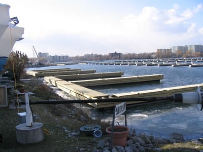 84 New Docks Dec 05.jpg