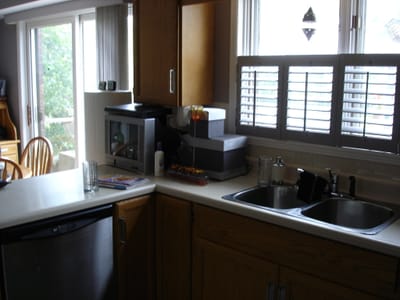 004 - Kitchen.JPG