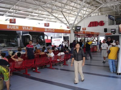 005a 5th Av Bus terminal.JPG