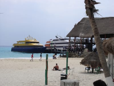 008b Cozumal ferries.JPG