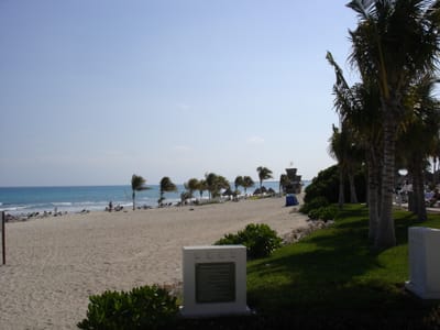 025j Beach.JPG