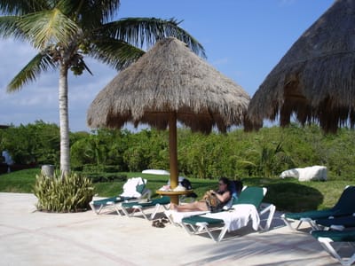 025p Pool and Palappa.JPG