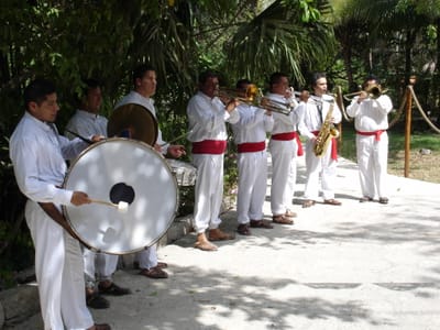 060 Mariachi band.JPG