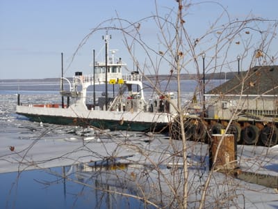 035 Glenora Ferry 2.JPG