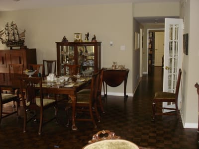 008 Dining room.JPG