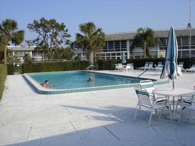 A013 POOL.JPG