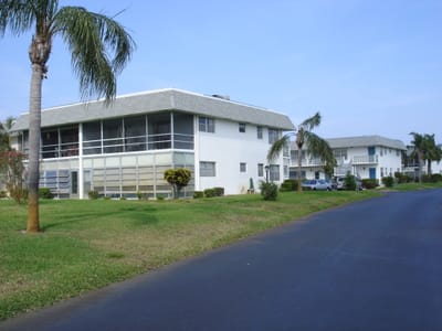 A018 REAR SUNROOM.JPG