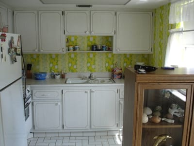 A027 KITCHEN.JPG