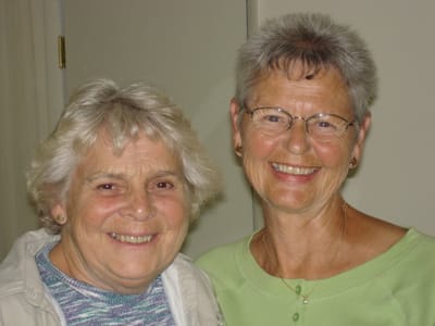 A081 DEE AND KATHY.JPG