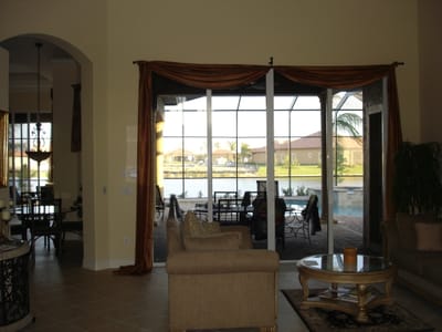 A022 LIVING ROOM.JPG