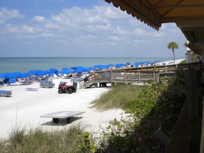 A067 BEACH.JPG