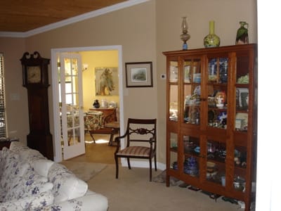 A022 LIVING ROOM.JPG