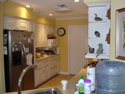 A023 KITCHEN.JPG