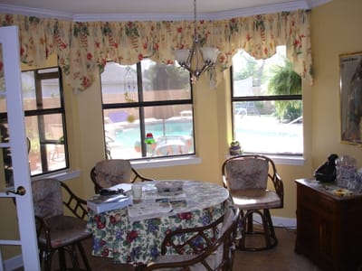 A025 KITCHEN NOOK.JPG