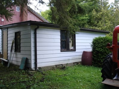 A-0018 Rear of garage.JPG