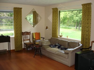 A-0027 Living room.JPG