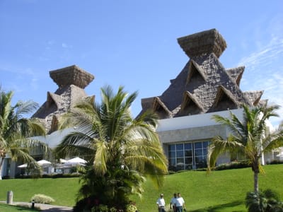 A060 DEL LAGO RESTAURANT.JPG