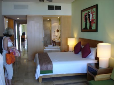 A082 GRAND MAYAN.JPG