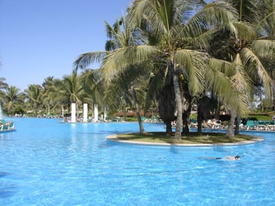 A106 POOL.JPG