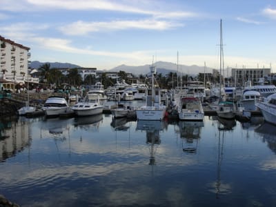 A115 MARINA VALLARTA.JPG