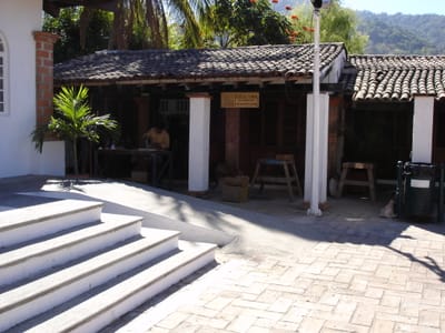 A135 CRAFT CENTRE.JPG