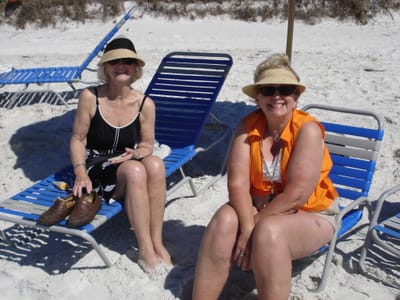 A040 Linda and Anne.JPG