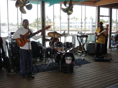 A072 Band at Finz.JPG