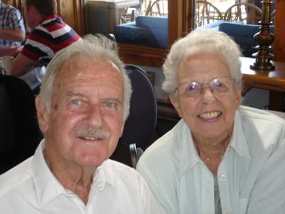 A026 Mike & Rae.JPG