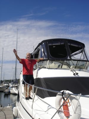 A139 Verns new 33 foot Silverton.JPG