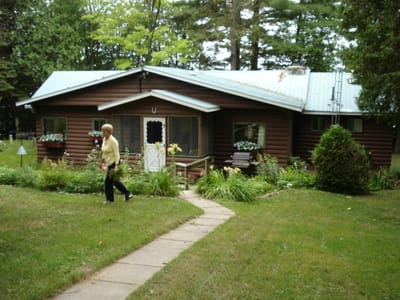 119 Back of moms cottage.JPG