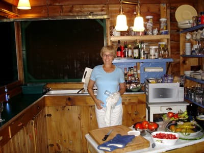 137 Kitchen.JPG
