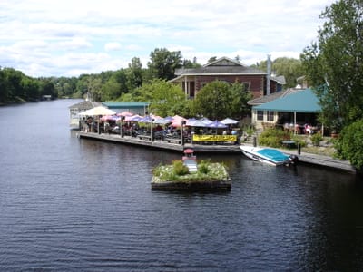 165 Waterside lunch.JPG