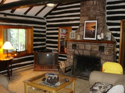 179 Living room.JPG