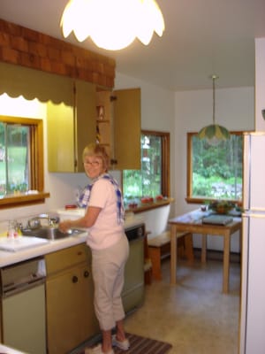 186 Kitchen.JPG