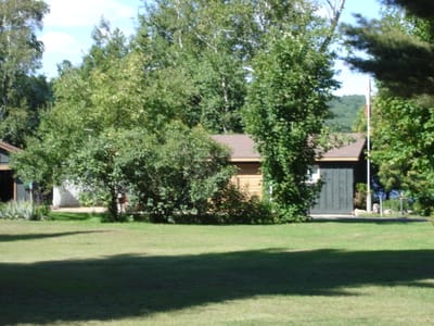 206 Len's cottage 2006.JPG