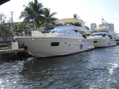 A 064 Azimut 60 foot.JPG