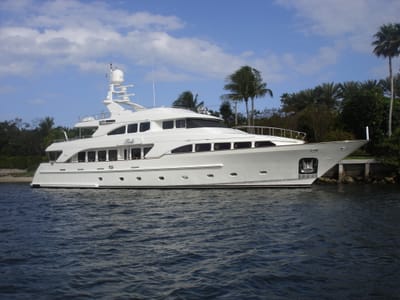 A 150 Nice boat.JPG