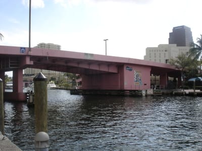 A 173 Andrews Ave bridge.JPG